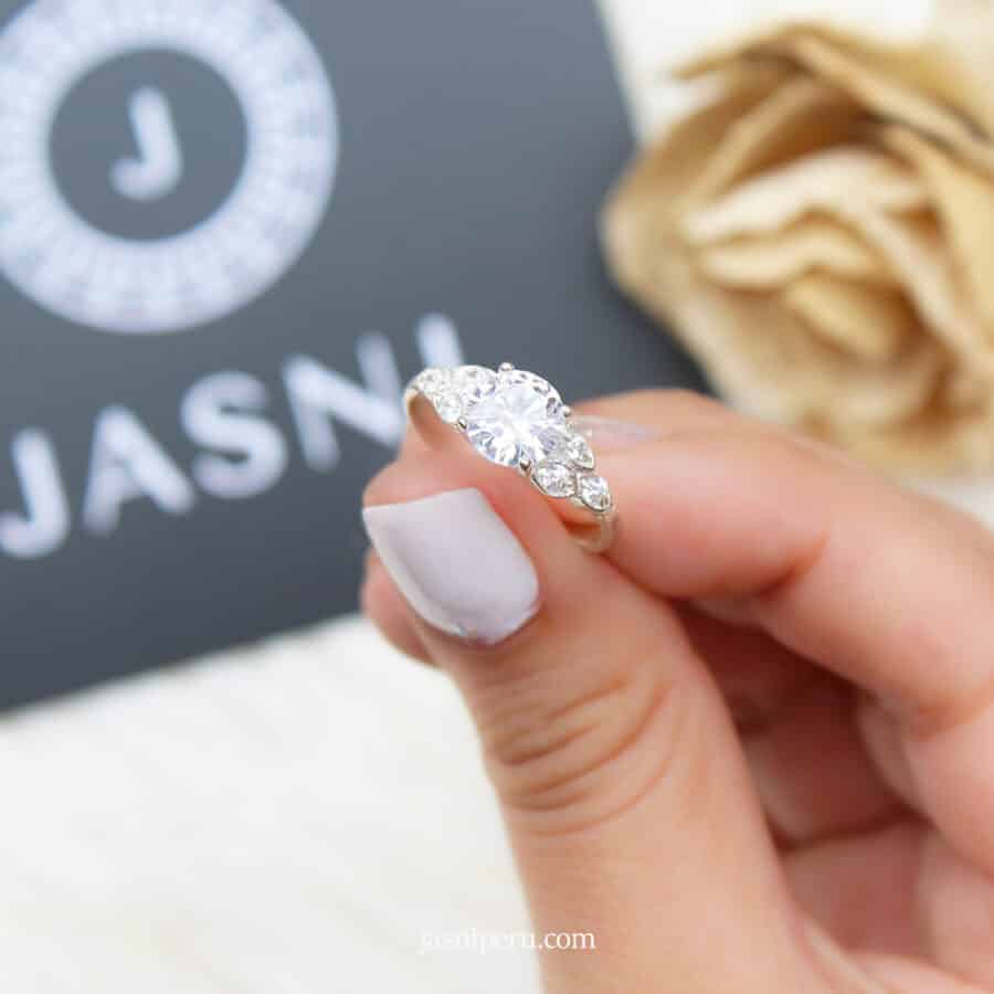 Anillo Camila