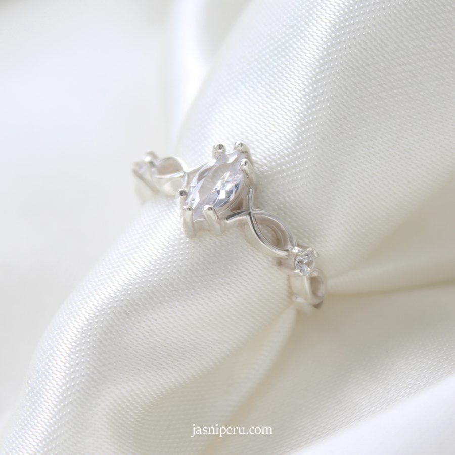 Anillo Zoe (a pedido)