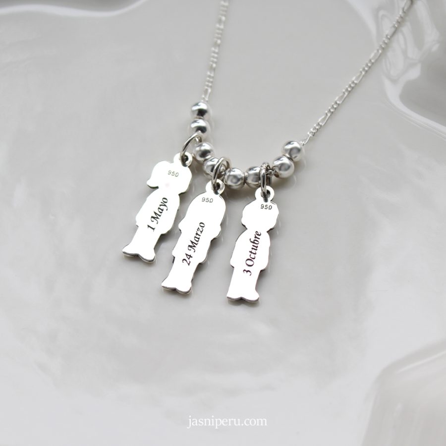Collar con dije de niños (a pedido) - Imagen 2