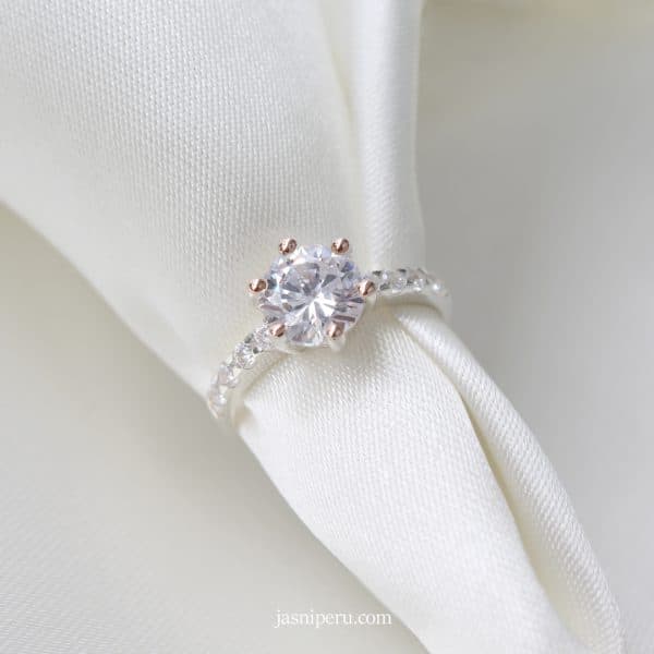 Anillo Lyana (a pedido)