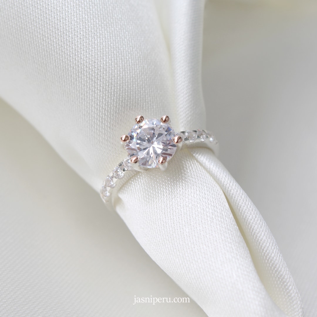 Anillo Lyana (a pedido)