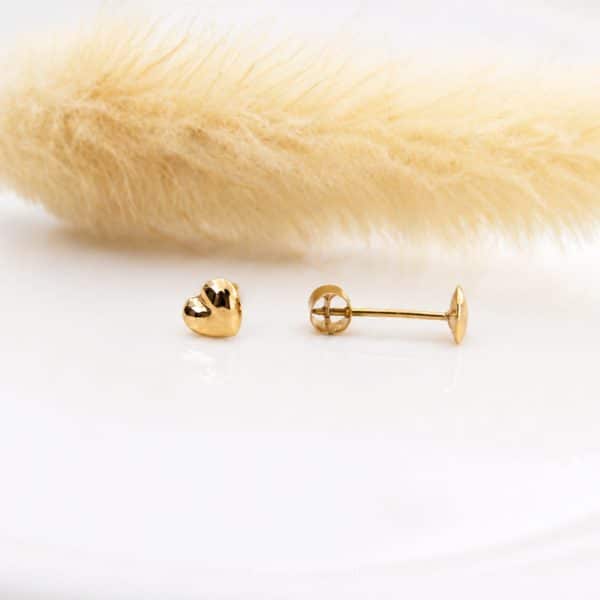 Arete de bebe  oro 18k corazón