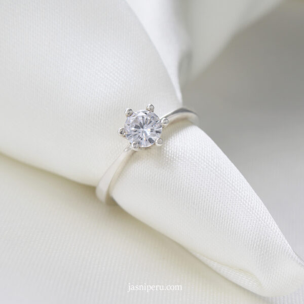 Anillo Solitario en plata ley 950