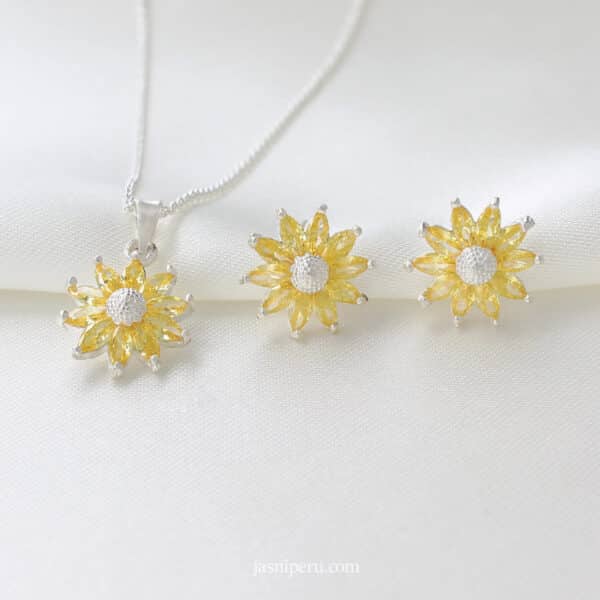 Juego Collar y Aretes girasol pequeño en plata ley 950